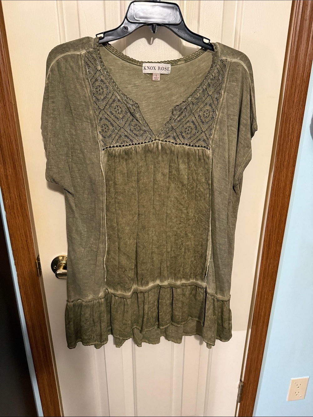 Knox Rose Olive Crochet V-Neck Ruffle Hem Tunic size large